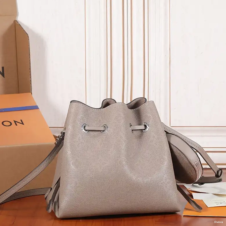 LV 2304DJ0039 Bag 0616